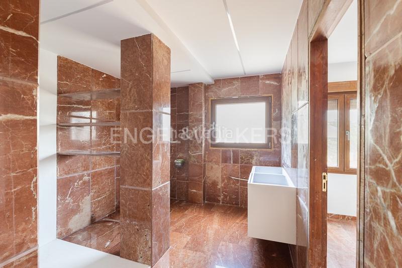 Foto 93a7e113-cba3-4eac-a71f-6c1e16567138. Casa con riscaldamento parcheggio piscina in Torre en Conill-Cumbres de San Antonio Bétera