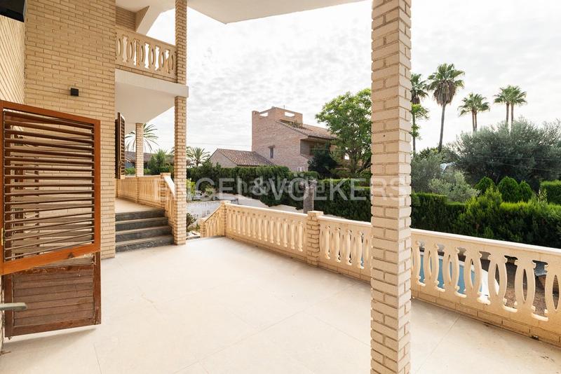 Foto cd440a5a-7040-4bfd-abe6-ee623914e975. Casa con riscaldamento parcheggio piscina in Torre en Conill-Cumbres de San Antonio Bétera