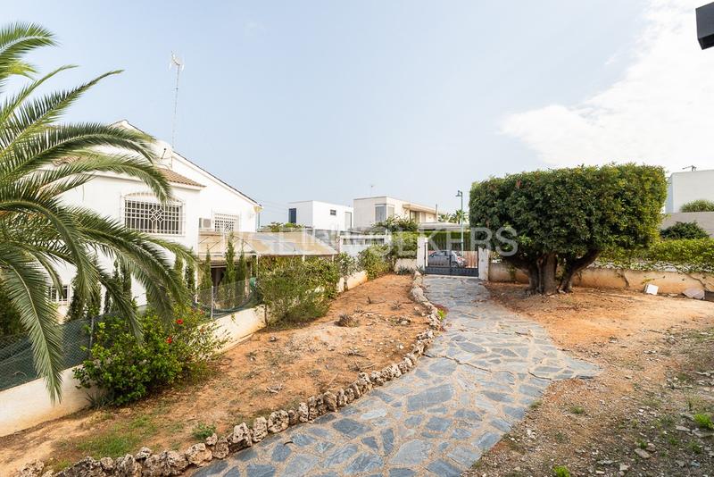 Foto d23d4e5d-e7b3-4797-ac94-4f1b05201f4b. Casa con riscaldamento parcheggio piscina in Torre en Conill-Cumbres de San Antonio Bétera