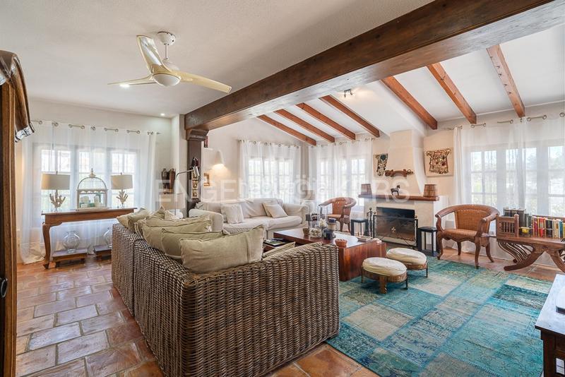 Foto a3a4b6a1-bffe-4874-80de-8b10d89b9252. Alquiler casa magnífica casa de estilo boho en jávea en Xàbia