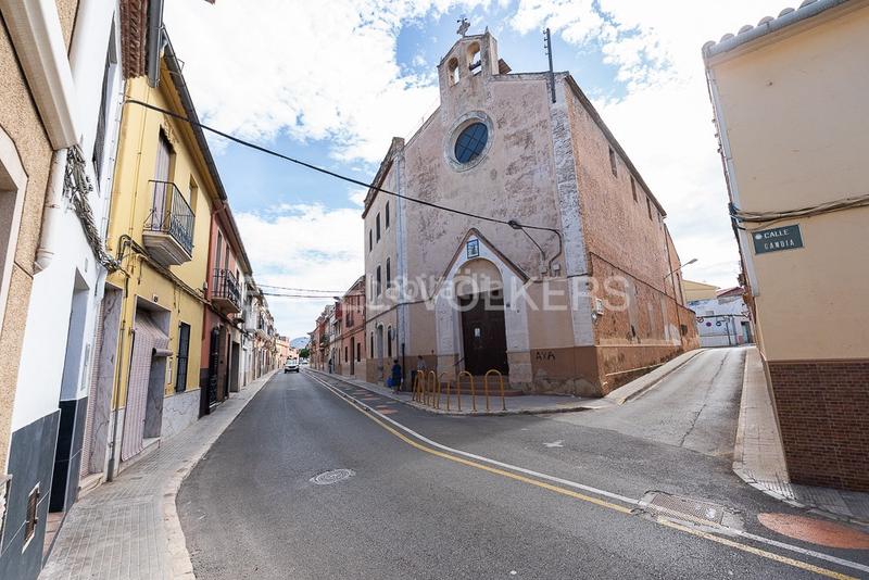 Foto 16aa84e4-b096-460d-a468-8732226ad447. Casa  de pueblo con gran patio en Carcaixent