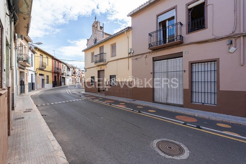 Foto 91cb71d0-37fc-4022-bdbc-f58ca07e6e41. Casa  de pueblo con gran patio en Carcaixent