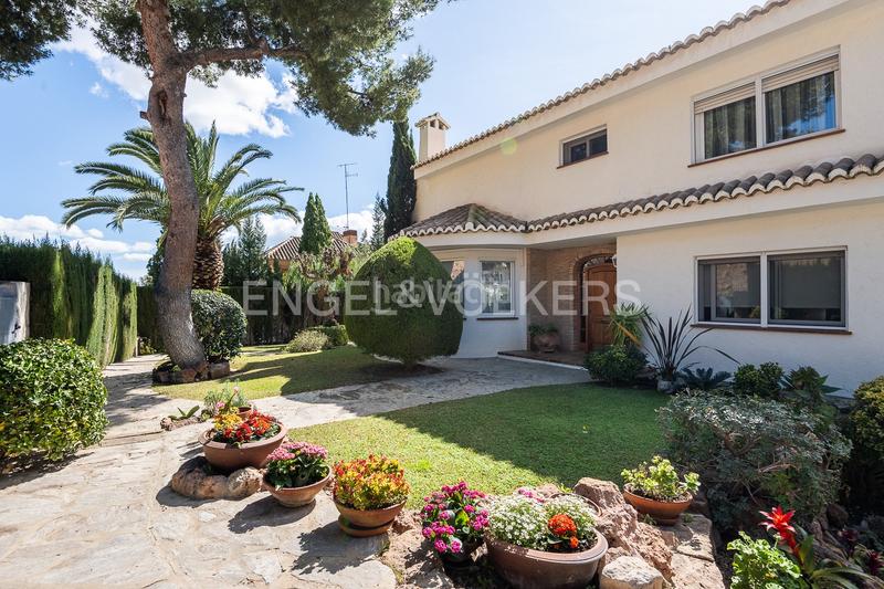 Foto 23f9f12b-0d5c-4d4c-acf6-c9362cd2d15b. House with heating parking in Centro-El Castillo Sagunt