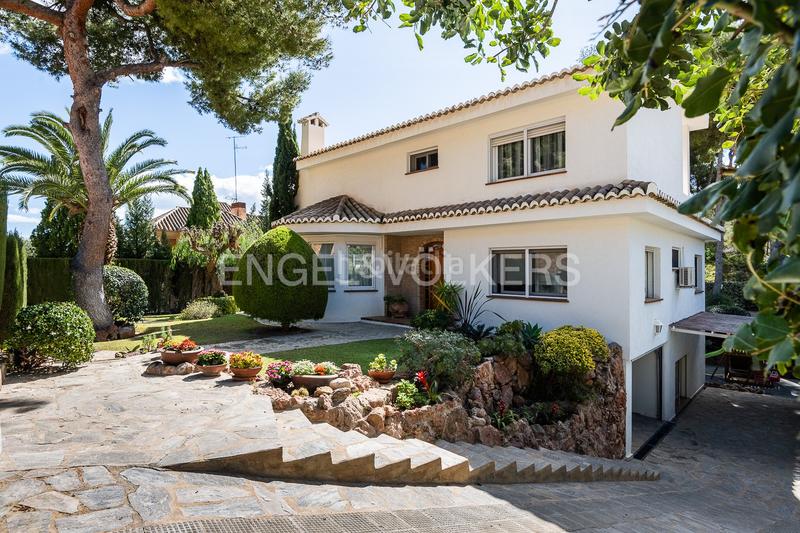 Foto 3b82da02-8e0f-49ef-a804-b8a9c2b0048c. House with heating parking in Centro-El Castillo Sagunt