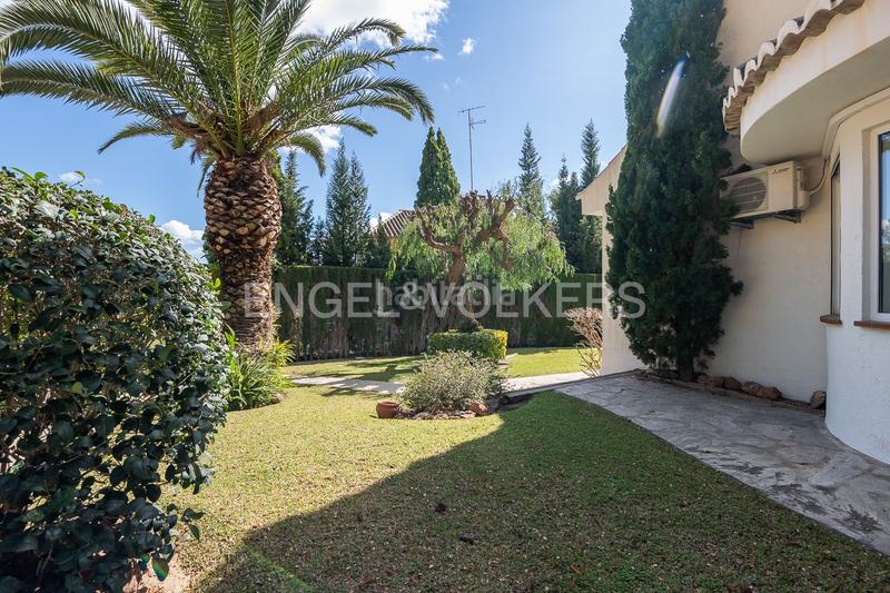 Foto 6b3d7022-d409-40f2-8883-2a7353d33a37. House with heating parking in Centro-El Castillo Sagunt