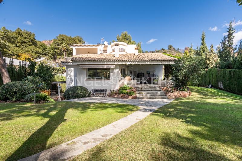 Foto 6f0afd72-004b-401f-9ca9-7c365df1c26e. House with heating parking in Centro-El Castillo Sagunt