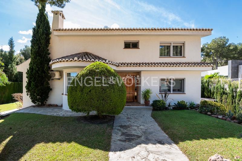 Foto adc478e9-e346-46fb-9169-22aaaa2b8521. House with heating parking in Centro-El Castillo Sagunt