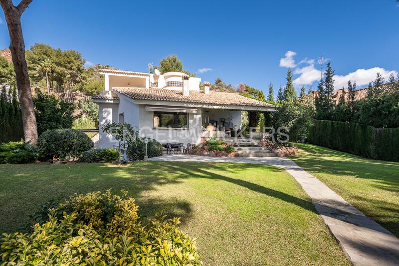 Foto aed4b564-fa78-41b3-9be1-a214cba52ded. House with heating parking in Centro-El Castillo Sagunt