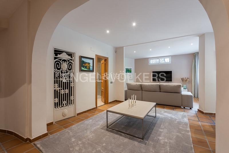 Foto d552f270-028d-4f00-b6f3-4724becf965f. House with heating parking in Centro-El Castillo Sagunt