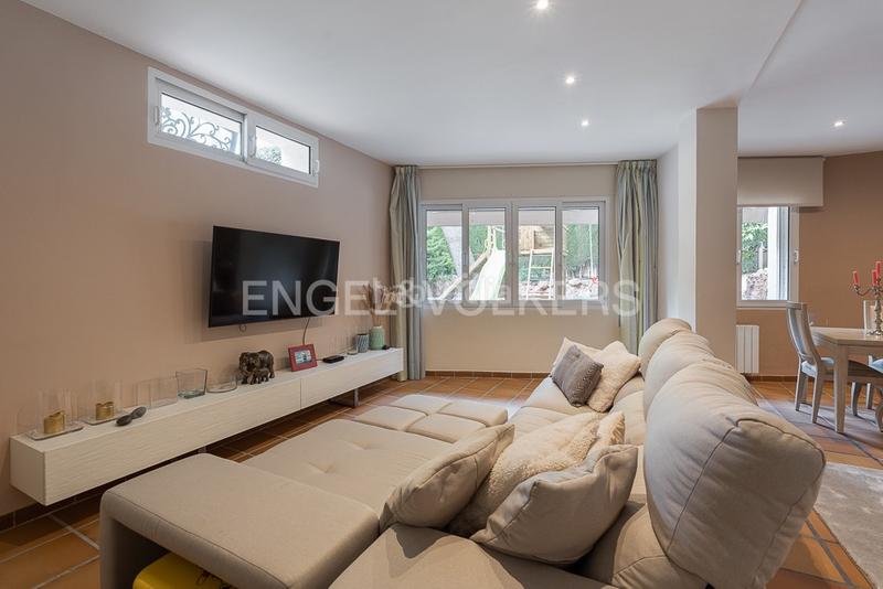 Foto e15f48b3-4992-4bea-8e11-8c850e3357b6. House with heating parking in Centro-El Castillo Sagunt