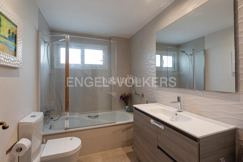 Foto e4a577b2-c8de-4b4b-8bae-a0108b6a2b02. House with heating parking in Centro-El Castillo Sagunt