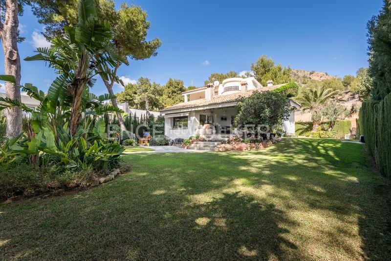 Foto ff1282fe-6792-49b3-ba5e-71fa16b46223. House with heating parking in Centro-El Castillo Sagunt