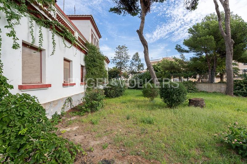Foto b8578366-60b5-4bac-aa02-50a77bf48f0a. Casa  unifamiliar única junto al faro en Canet d´en Berenguer