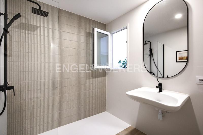 Foto b18827d6-aa7d-450a-b495-133fdaafce46. Apartamento vivenda a estrenar con uso turístico en Valencia