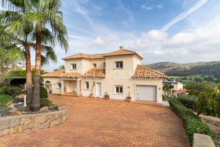 Masia  Avda del alcoia,. Amplia villa con vistas espectaculares en la sella