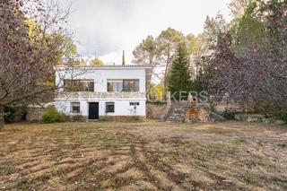 Casa a Buñol. Propiedad  con gran parcela y posibilidades comerciales en buñol