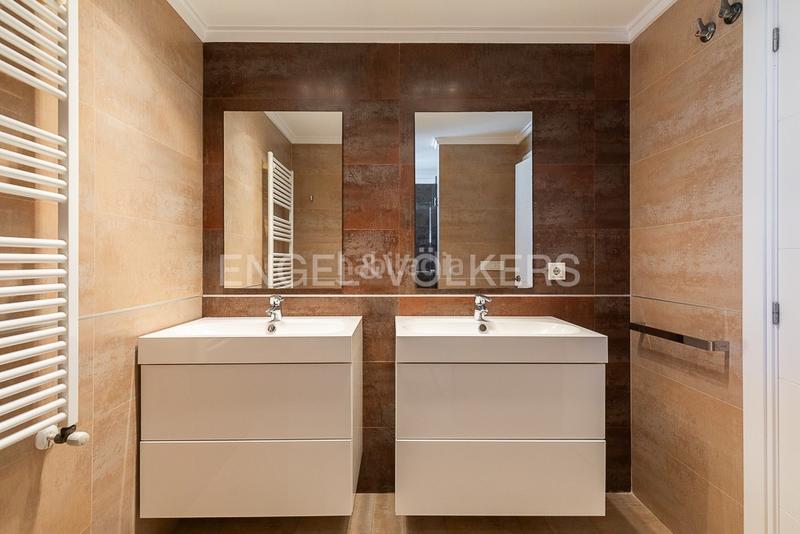 Foto 0389830f-0180-4906-a5b4-9de98f789711. Apartament amb calefacció aparcament a La Punta Valencia