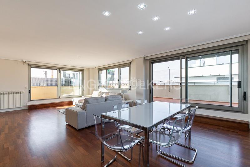 Foto 9ae4418a-2c85-47b6-b838-afea793d4967. Apartament amb calefacció aparcament a La Punta Valencia
