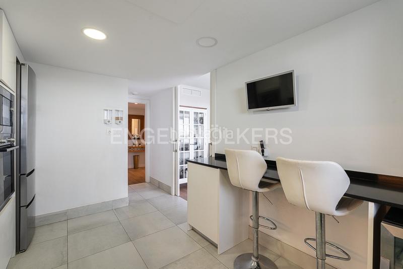 Foto 39496e77-3fde-43b8-90c9-ab81ae7ebb35. Piccolo appartamento con riscaldamento parcheggio piscina in Valencia