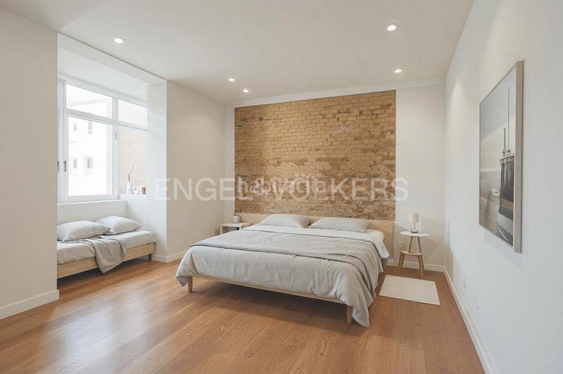 Foto 3292cf58-fa7b-419f-9c6b-3978efc40a10. Apartamento luminosa vivienda con elementos originales en jorge juan en Valencia