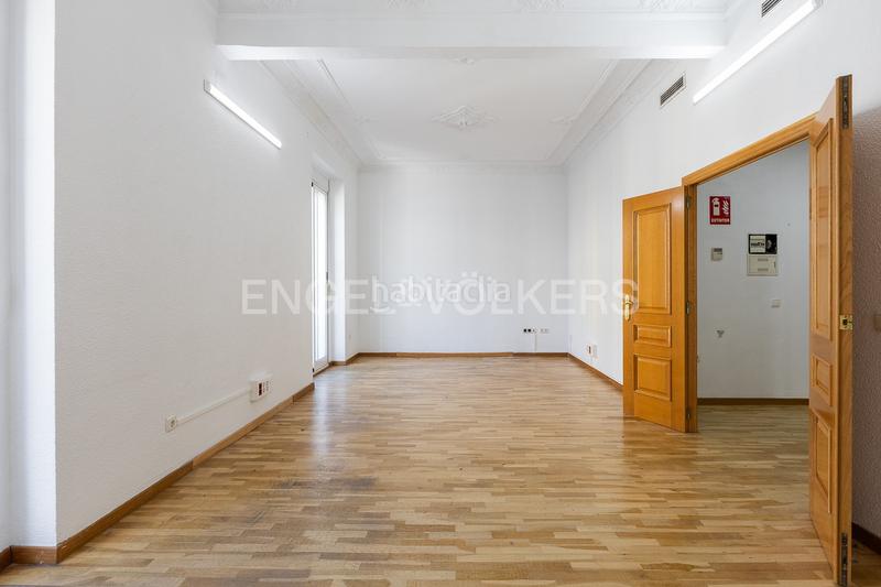 Foto 3e4c1bae-afbd-4b85-b8b2-d50258994f18. Apartamento luminosa vivienda con elementos originales en jorge juan en Valencia