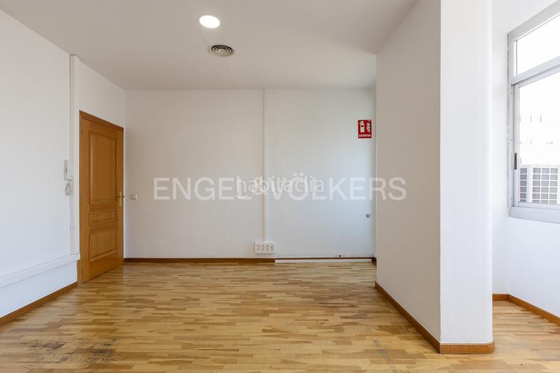 Foto 41701d45-6ebc-45d3-9921-67f5786acb8c. Apartamento luminosa vivienda con elementos originales en jorge juan en Valencia