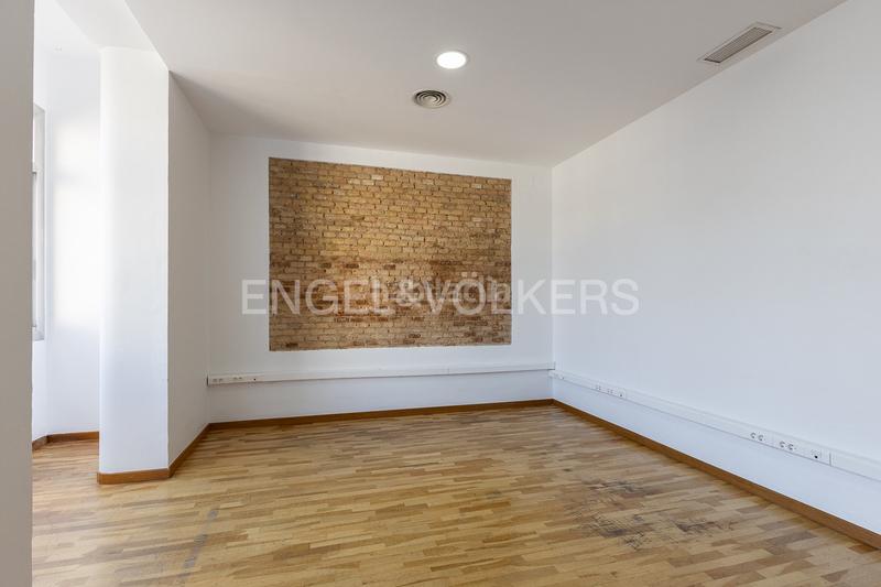 Foto 4766176a-f383-45e1-bfaa-1a453a63c154. Apartamento luminosa vivienda con elementos originales en jorge juan en Valencia