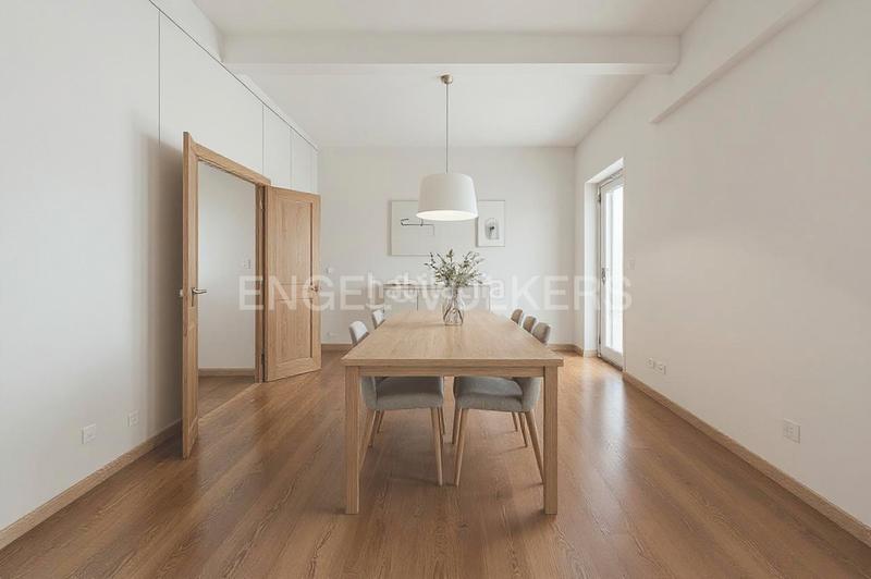 Foto 7959b4e9-ee5a-4398-bec8-5b5b12c459eb. Apartamento luminosa vivienda con elementos originales en jorge juan en Valencia