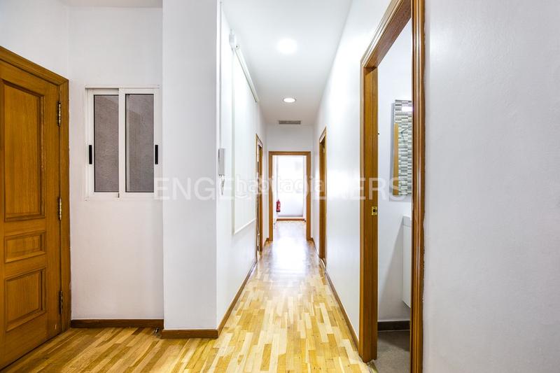 Foto 8043cdd4-500a-488f-aace-c295db5db336. Apartamento luminosa vivienda con elementos originales en jorge juan en Valencia