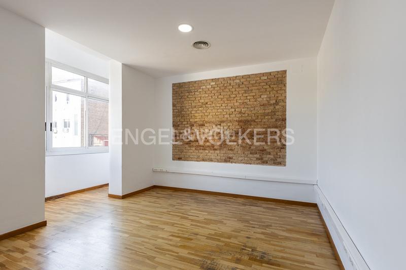 Foto 84160e55-6976-428a-9e7f-bbcf78271d3a. Apartamento luminosa vivienda con elementos originales en jorge juan en Valencia
