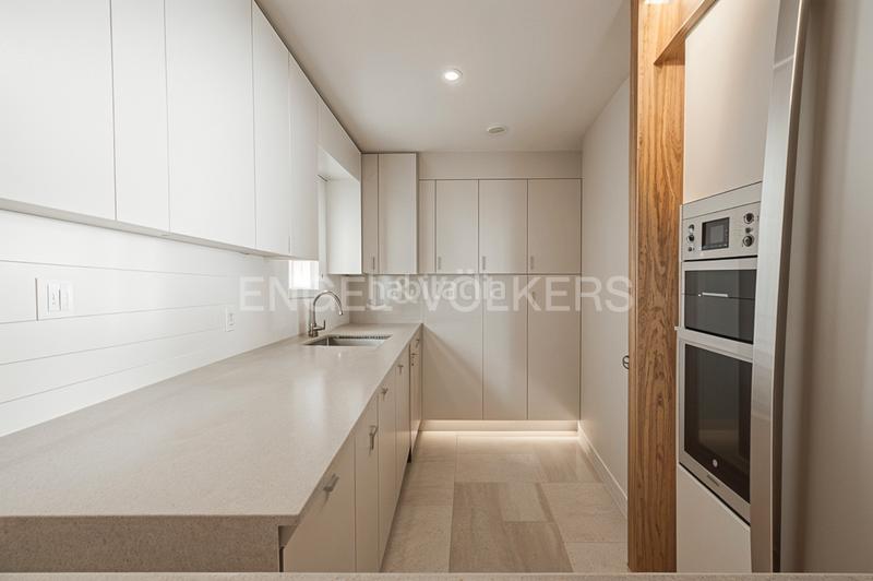 Foto b74cec7a-6098-4924-923f-fb3b1bca712c. Apartamento luminosa vivienda con elementos originales en jorge juan en Valencia