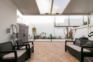 Casa  C. de arnaldo de vilanova. Oportunidad casa de 4 habitaciones con gran terraza a 50 m de la