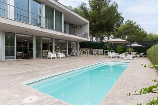 Casa a Torres Torres. Vivienda de diseño en urbanización el tochar