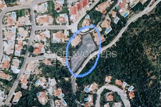 Terreny residencial  Cassandra. Parcela grande, edificable y divisible en ladera sur en denia