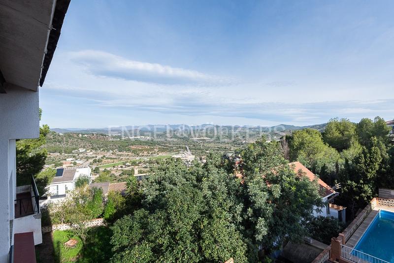 Foto 17ce8602-ce9b-4238-80d9-289bcbc3b5bd. Casa amb calefacció aparcament piscina a Gilet