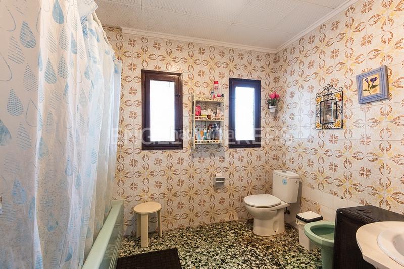 Foto 366de9a2-aeea-4574-b9d5-6f385a415cfd. Casa amb calefacció aparcament piscina a Gilet