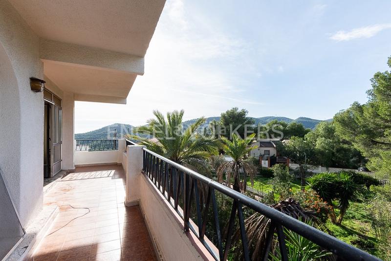 Foto 3975d74d-86fd-4ac9-9442-e3f3cccf1034. Casa amb calefacció aparcament piscina a Gilet