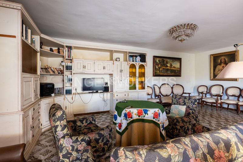 Foto 3b4b954d-00a7-4275-958d-f4c960d024be. Casa amb calefacció aparcament piscina a Gilet