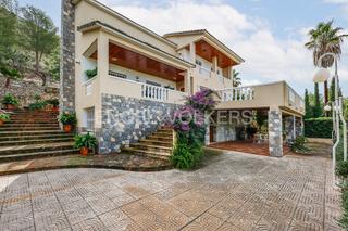 Maison à Pedreguer. Exclusiva villa con vistas espectaculares al mar