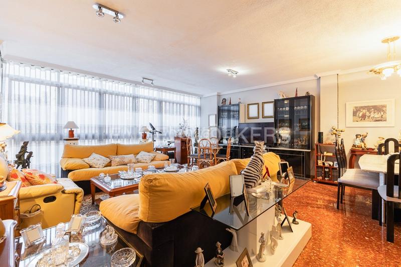 Foto 5abda22a-7a82-47be-88a6-e3def539bec6. Apartment with heating in Barrio Benicalap Valencia