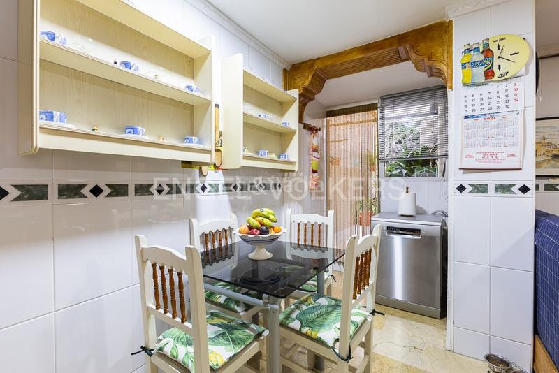 Foto 63d13a45-c71f-49e5-90c3-f8dc20cc82fb. Apartment with heating in Barrio Benicalap Valencia