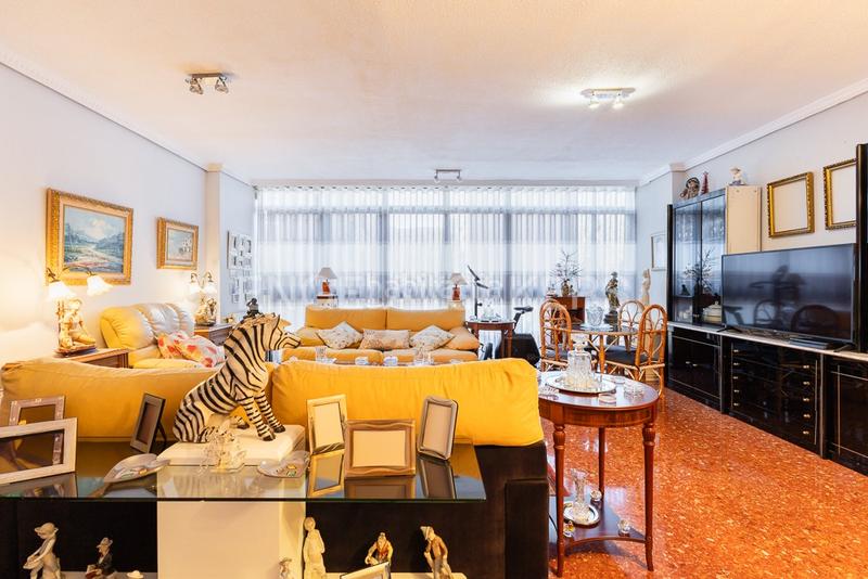 Foto b83d040e-5c61-4f21-8f2b-a0ff7596e0c5. Apartment with heating in Barrio Benicalap Valencia