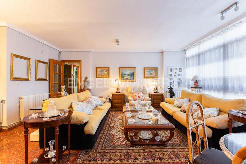 Foto f58b1ef6-f352-43bd-a1da-8f64805da528. Apartment with heating in Barrio Benicalap Valencia