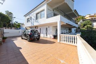Casa en Real de Gandía. Exclusiva vivienda con vistas en gandía