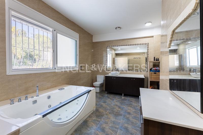 Foto 4e3fa2f7-80f8-44d3-b520-2ad95bfc3a1d. Casa con riscaldamento parcheggio piscina in Real de Gandía