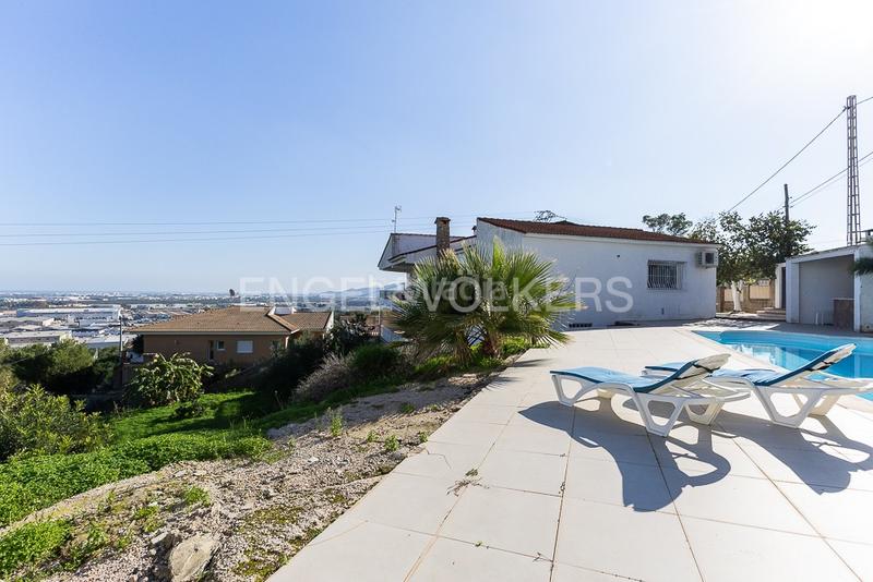 Foto b98d2c8a-2c9e-4f6f-8204-0967d1b721f4. Casa con riscaldamento parcheggio piscina in Real de Gandía