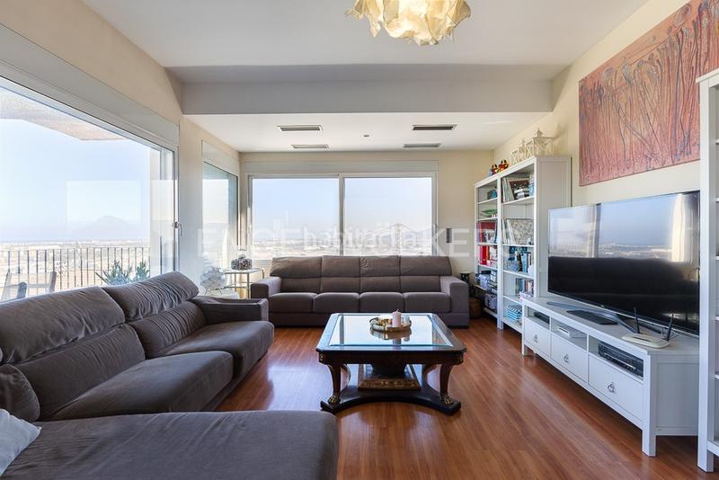 Foto c06183f0-78f8-4fa6-b635-14fd96018b8f. Casa con riscaldamento parcheggio piscina in Real de Gandía