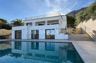 Casa  Carrer avellaner. Villa moderna con vistas al mar