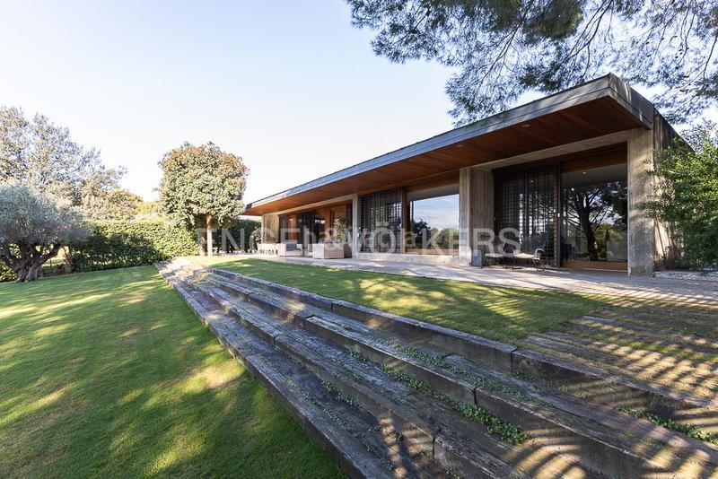 Foto 30d73898-ef2d-410a-8458-897ae2f437f9. Casa gran propiedad contemporánea con piscina en torre en conill en Bétera