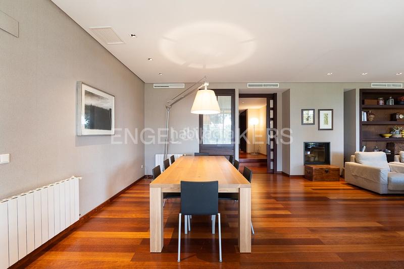 Foto 480b2e48-ccd9-497a-b550-798287b5872a. Casa gran propiedad contemporánea con piscina en torre en conill en Bétera